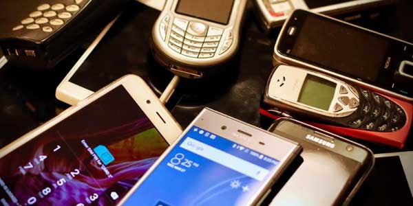 Old-Cellphones-Banner
